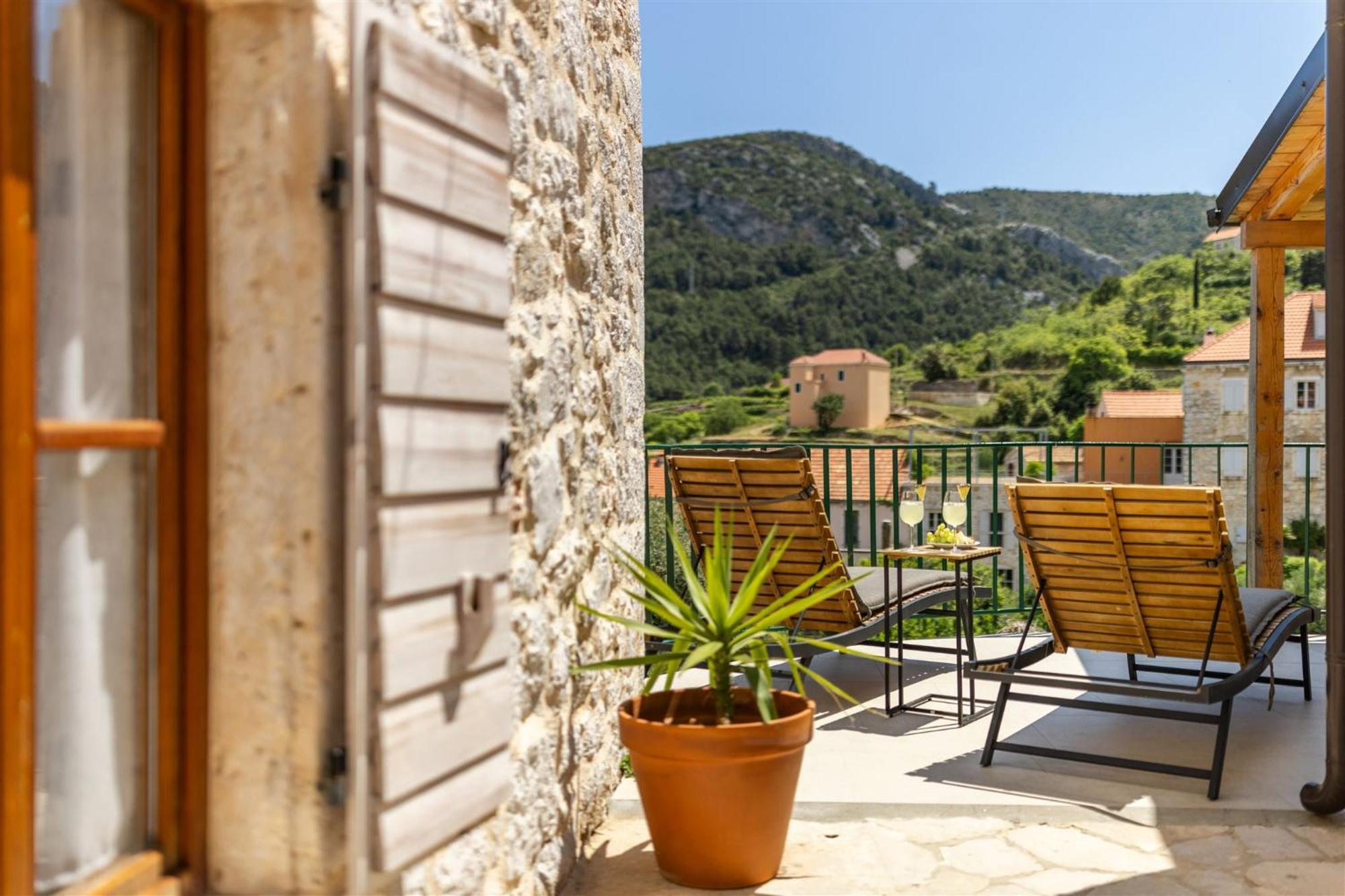 Dvor Pitve Villas Jelsa  Room photo