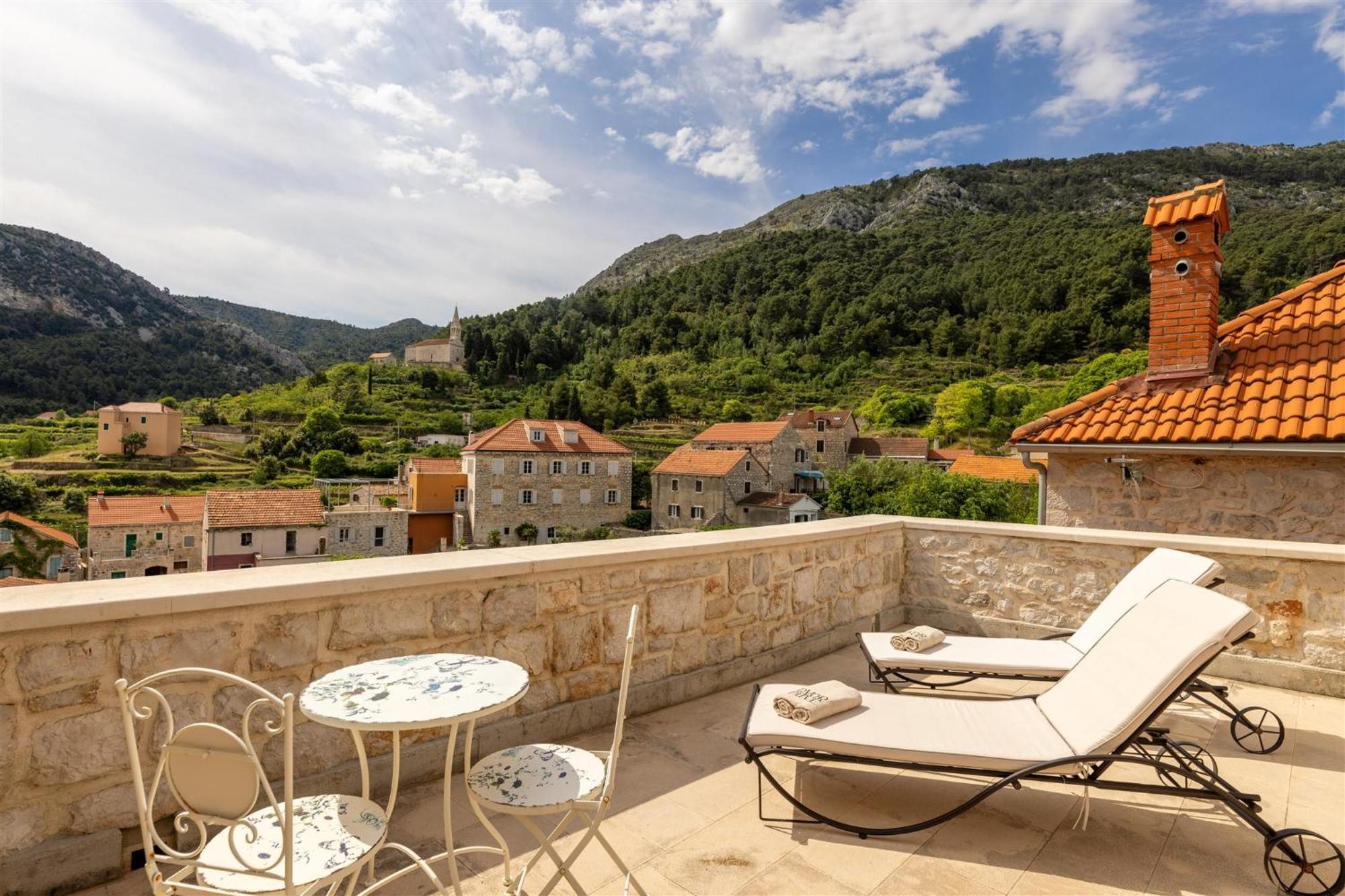 Dvor Pitve Villas Jelsa  Exterior photo